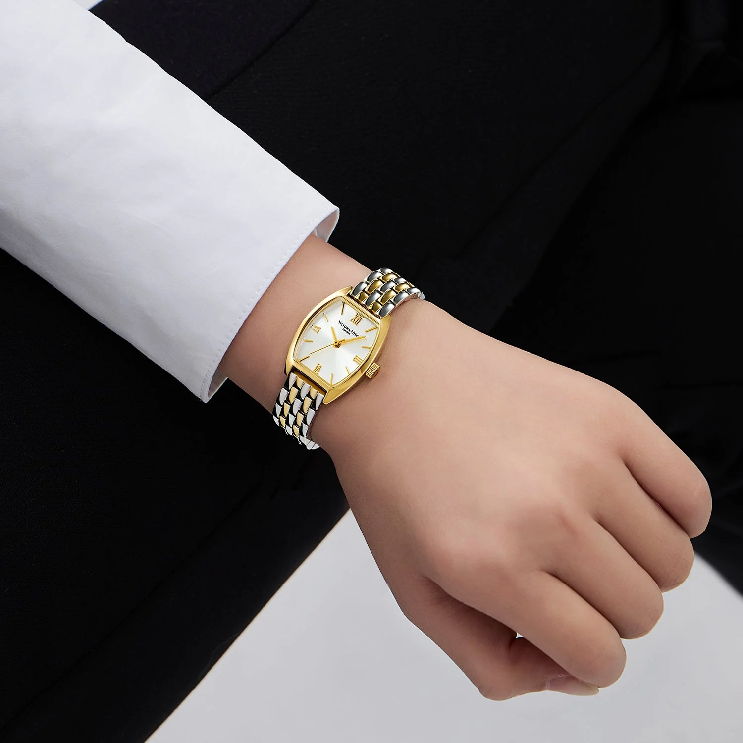 BARREL Series Women's Watch - Silver Gold