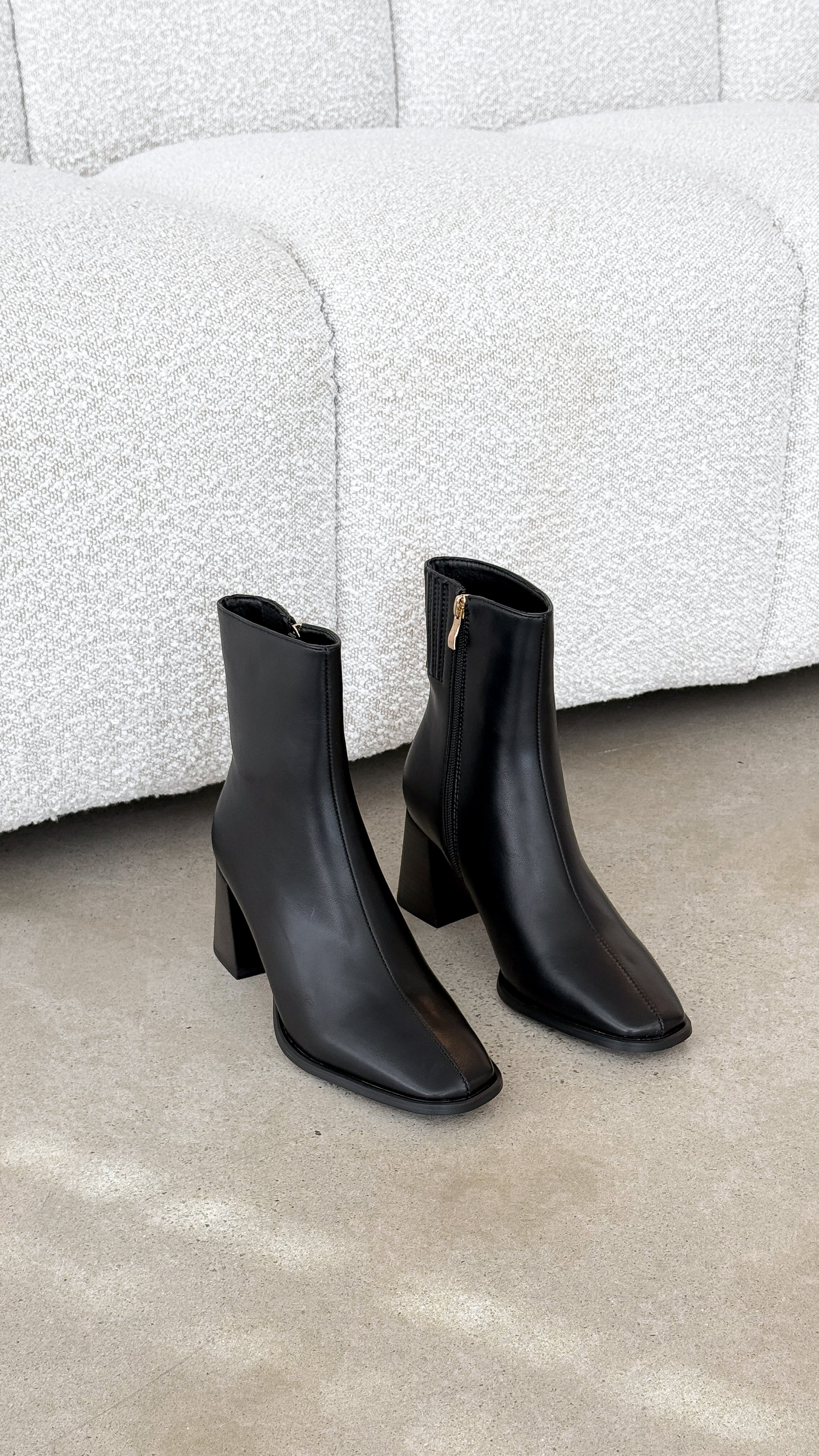 Alania Boots - Black