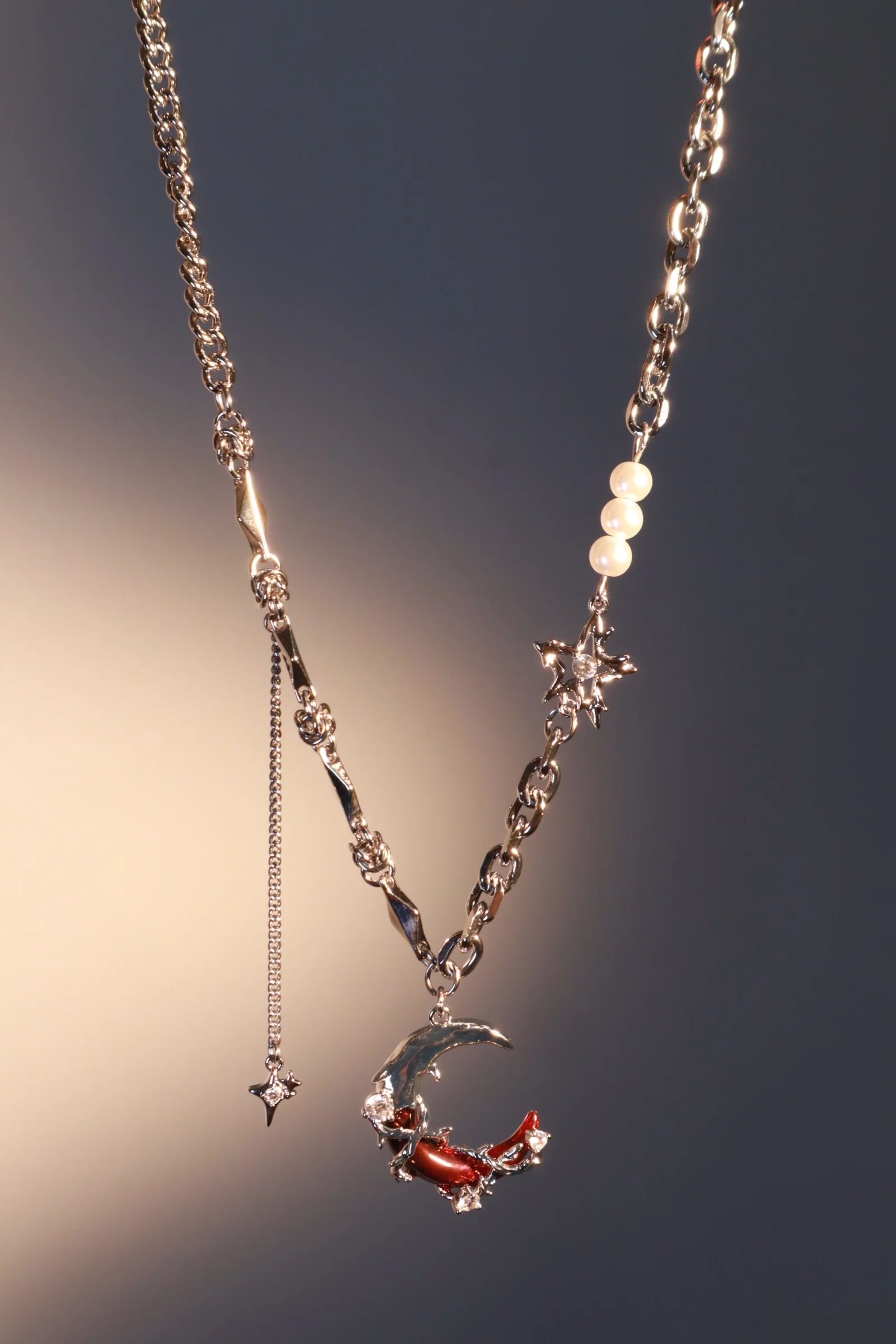 Red Moon Pearls Necklace