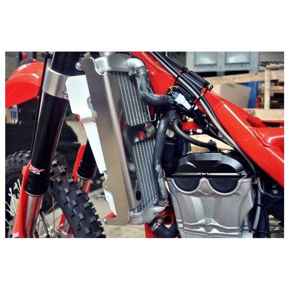 Radiator protection Up Design MX1357Ref: UPD0479 / MX1357