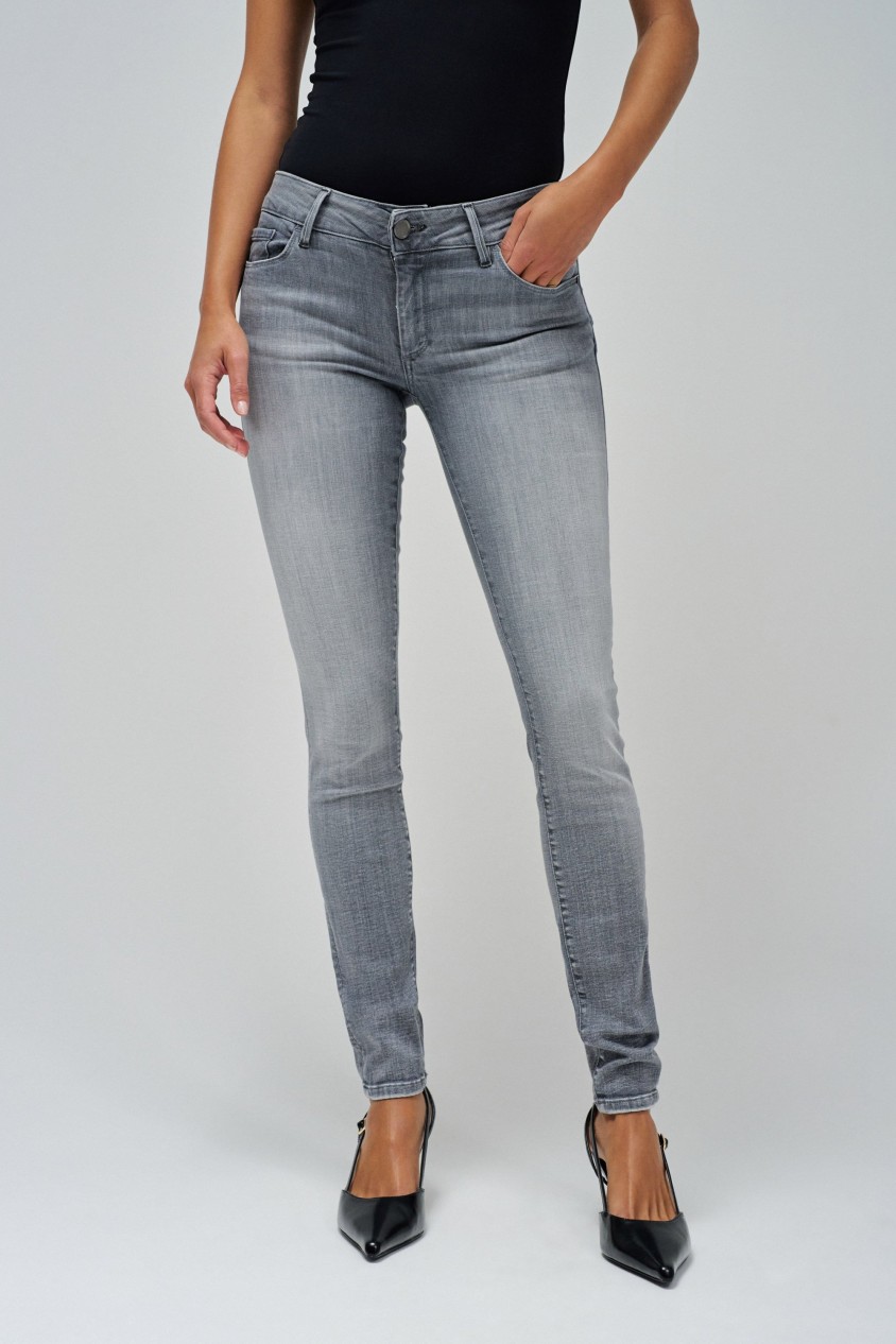 WONDER PUSH UP SKINNY JEANS