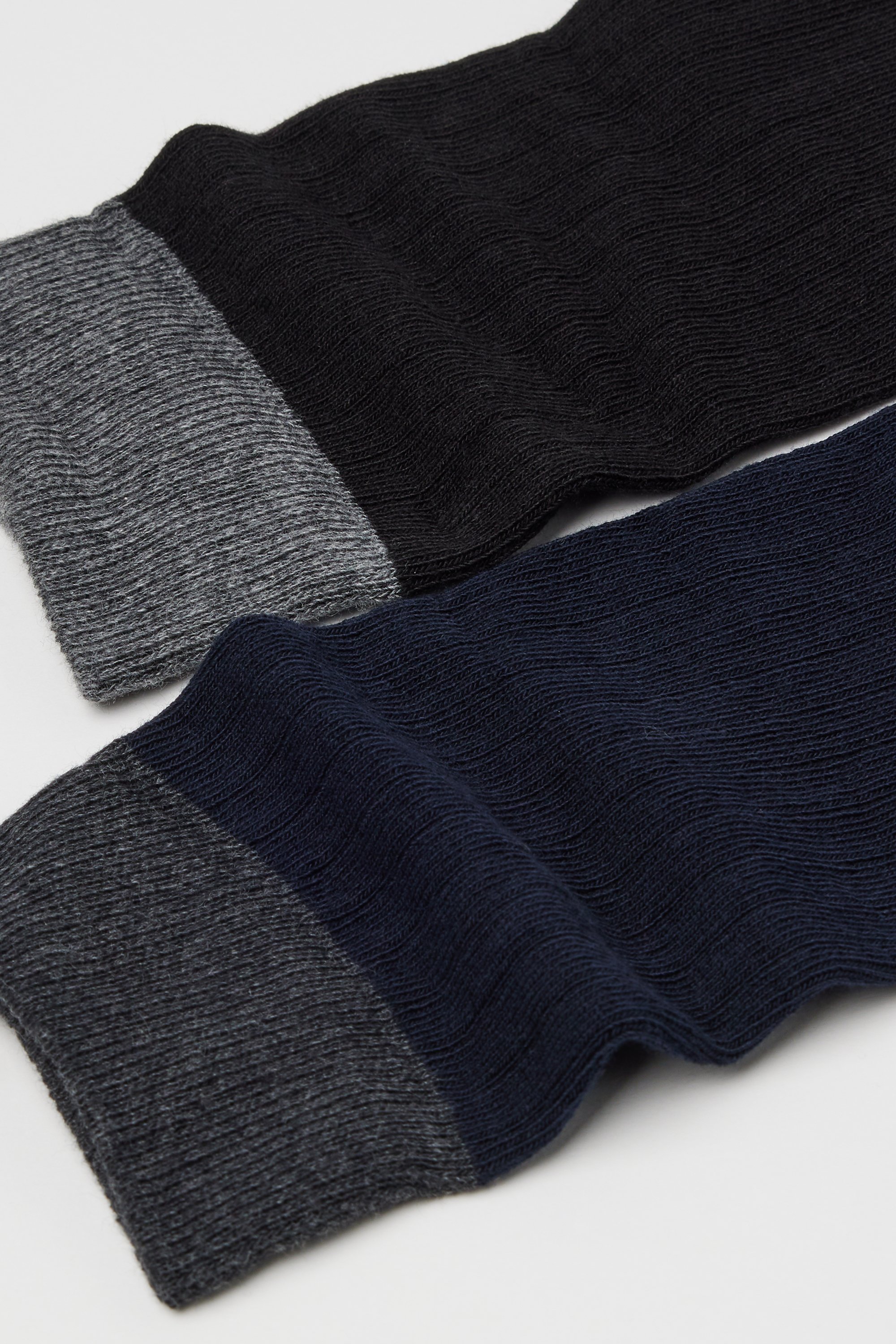 2 Pairs of Men’s Long Patterned Cotton Socks