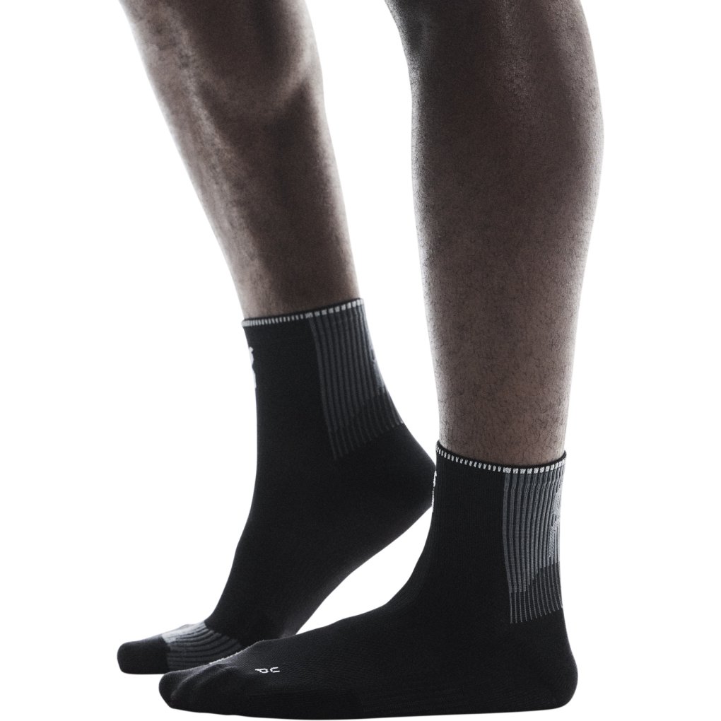 On Performance Run Mid Socks Unisex - Black | Eclipse