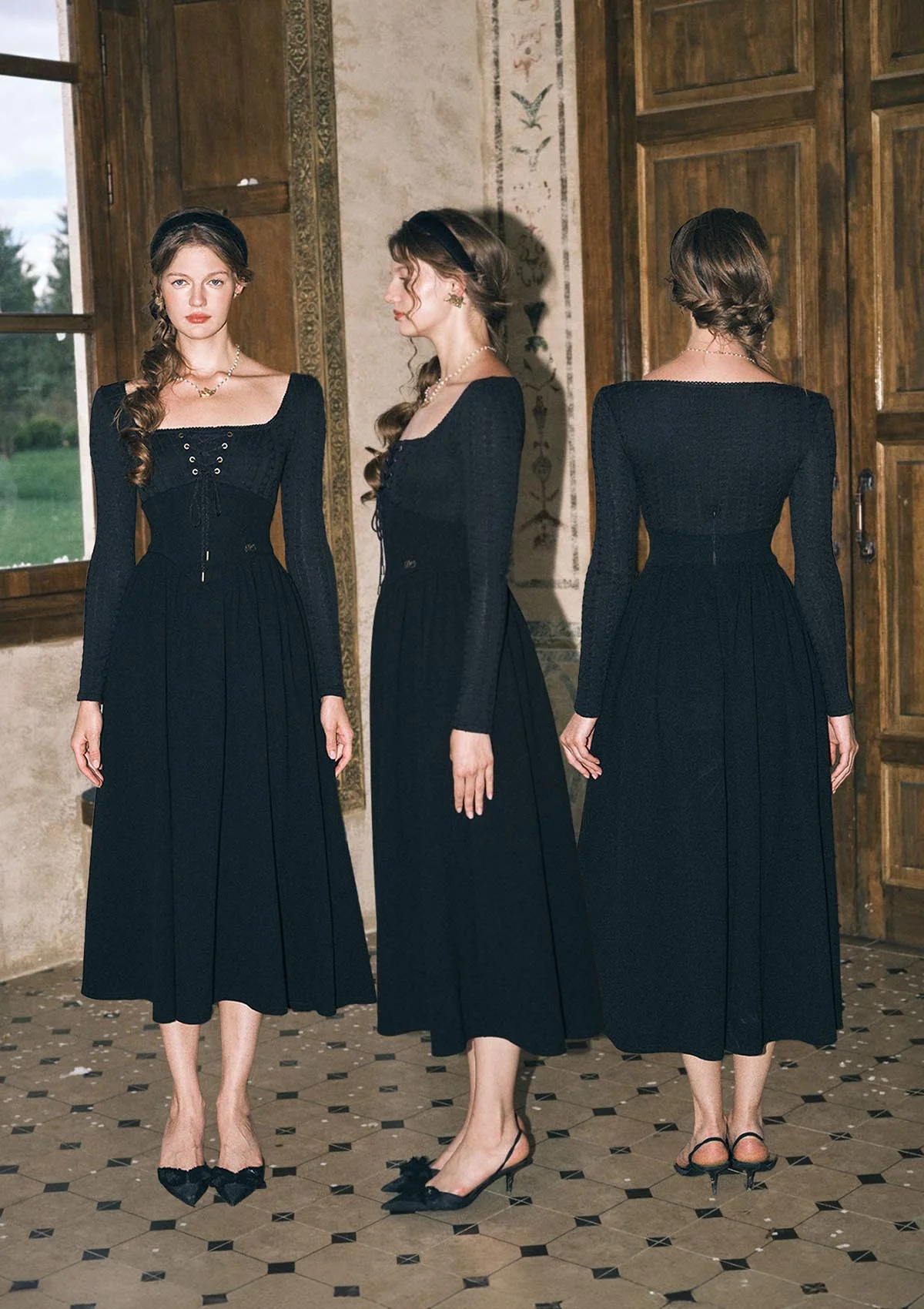 Courtyard Rendezvous Knit Dress (Black)