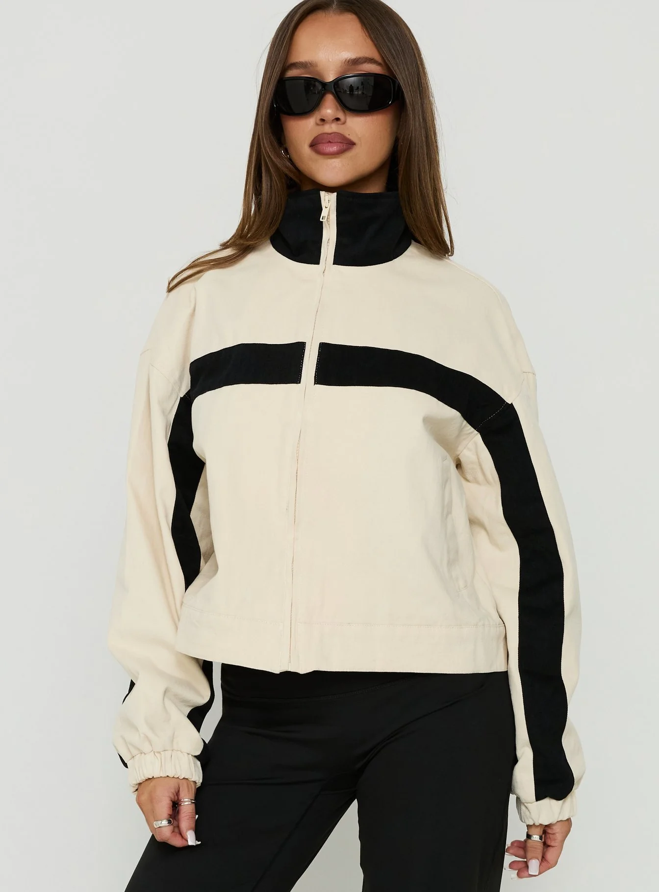 Pregame Funnel Neck Contrast Jacket Off White / Black