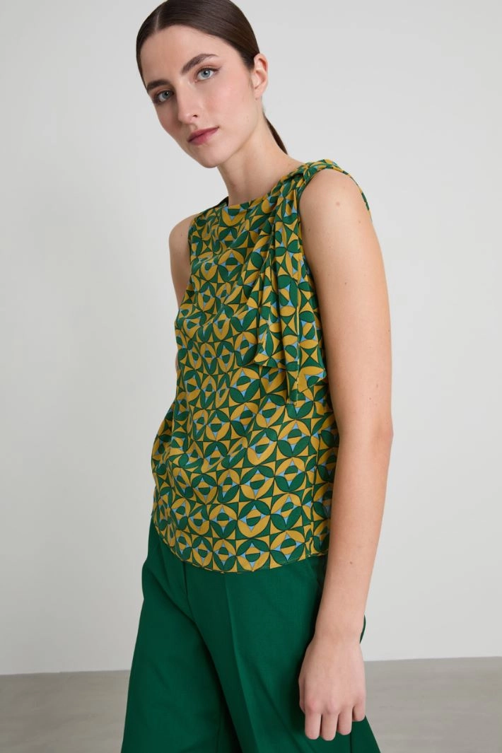 Knot-detailed top - GREEN YELLOW