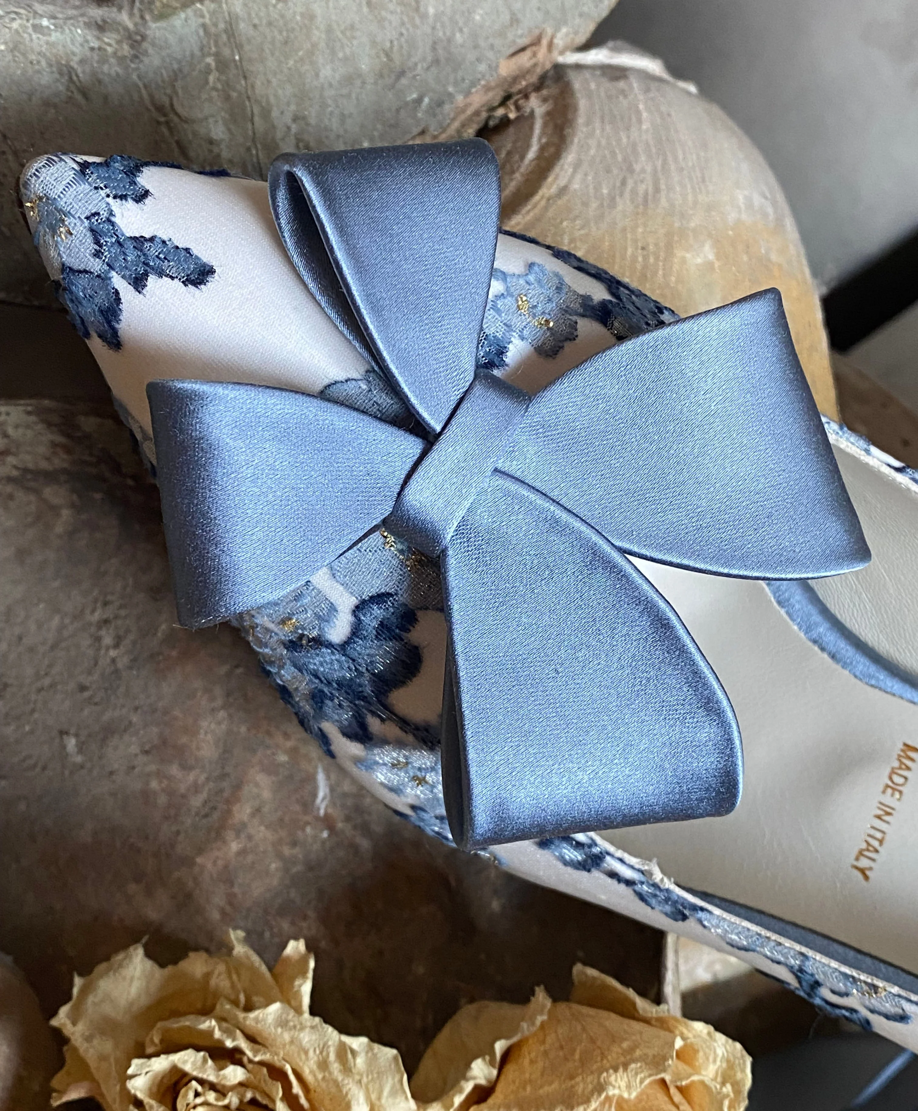 Caitlin Pointed Toe Pump Blue Bloom
