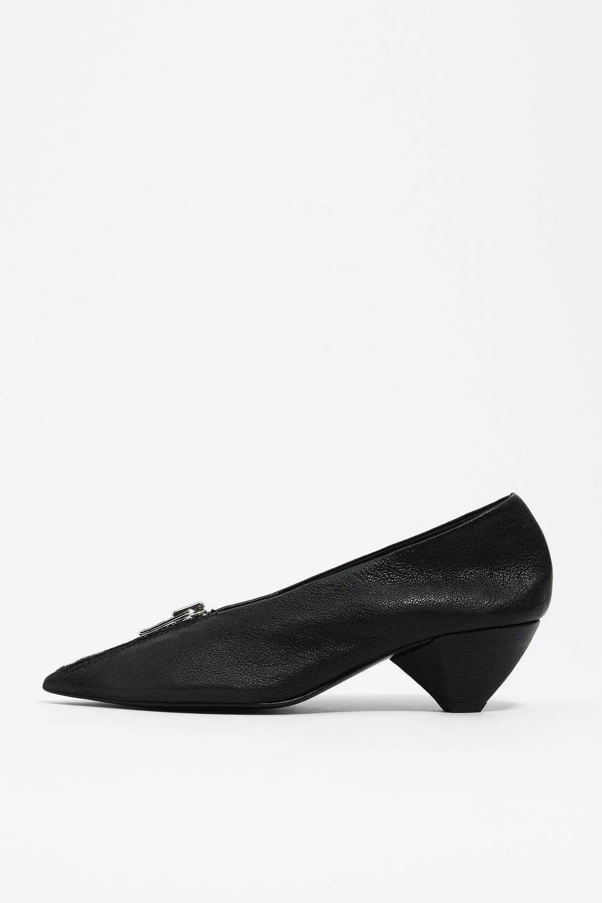 Black leather mid-heel pump