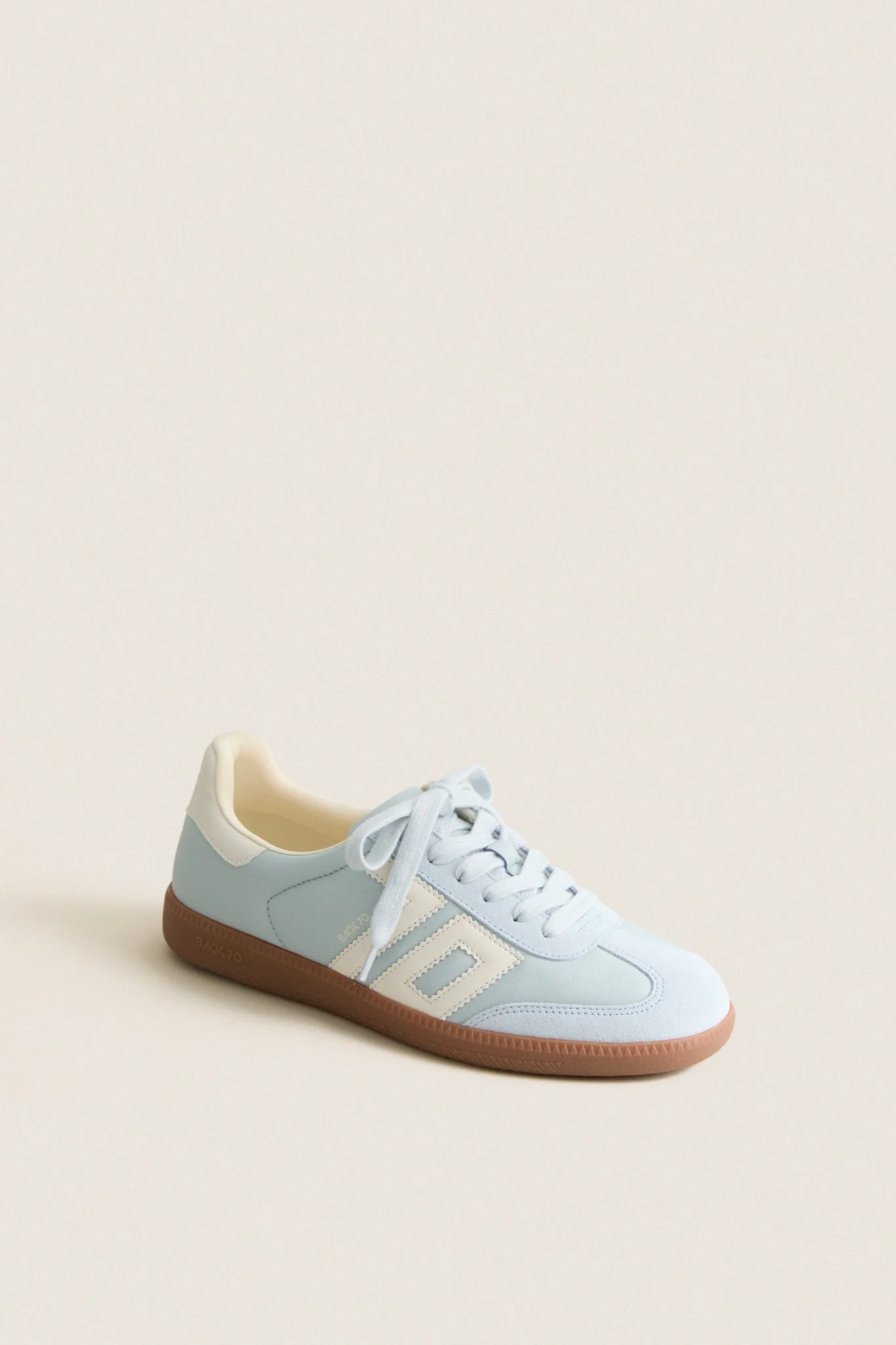 Light Sky Cloud D26 Sneakers