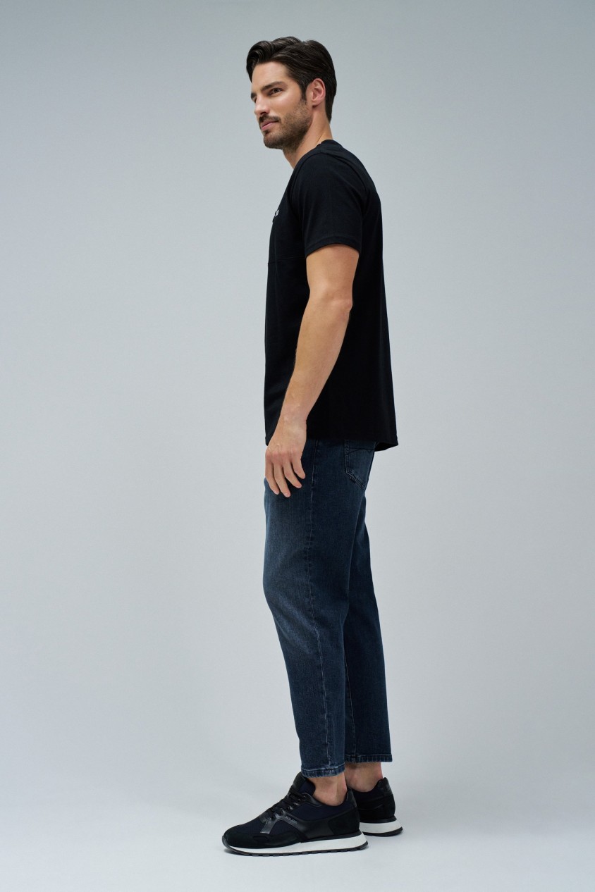 T-SHIRT WITH BRANDING