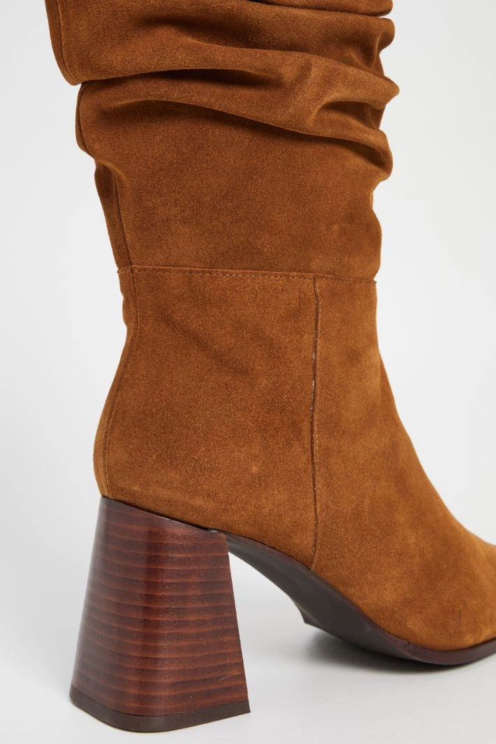 Boots with gathered detail - LEATHER