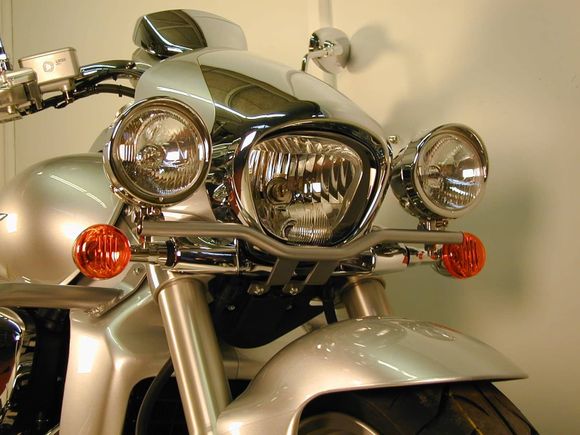 Hepco & Becker Twinlight (road) lights with bracket and cable - chromeSUZUKI 1800 VZR 1800 INTRUDER M1800R - 2006 - 2012Ref: Hbe02522A / 4003511 00 02