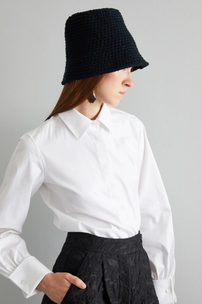 Crochet cloche hat - BLACK