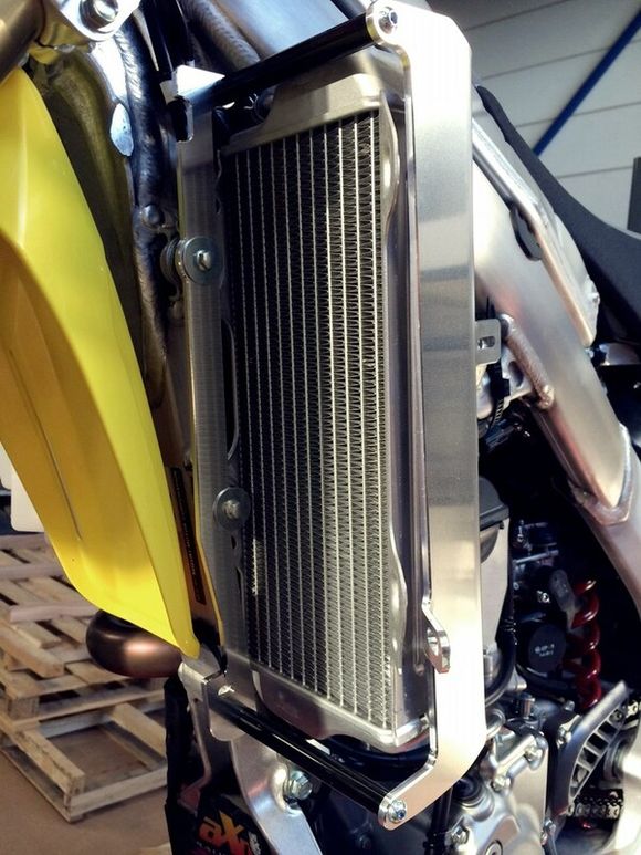 Axp aluminum radiator protectionSUZUKI 250 RM-Z 250 - 2016 - 2018Ref: XP00101A / 1053369