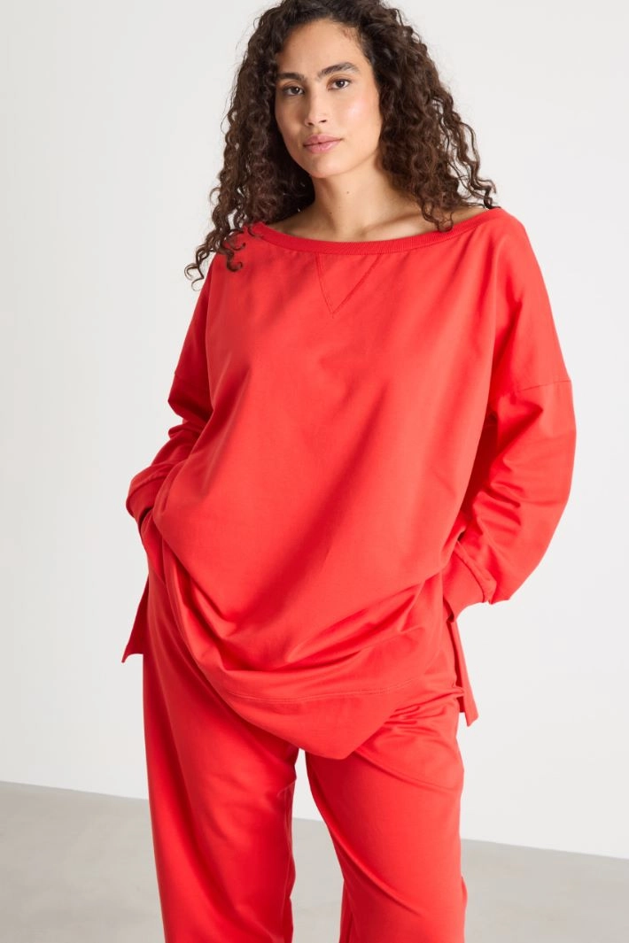 Sweatshirt with slits - RED