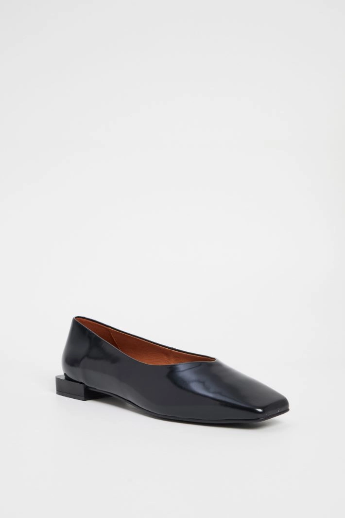 Square toe ballerinas - BLACK