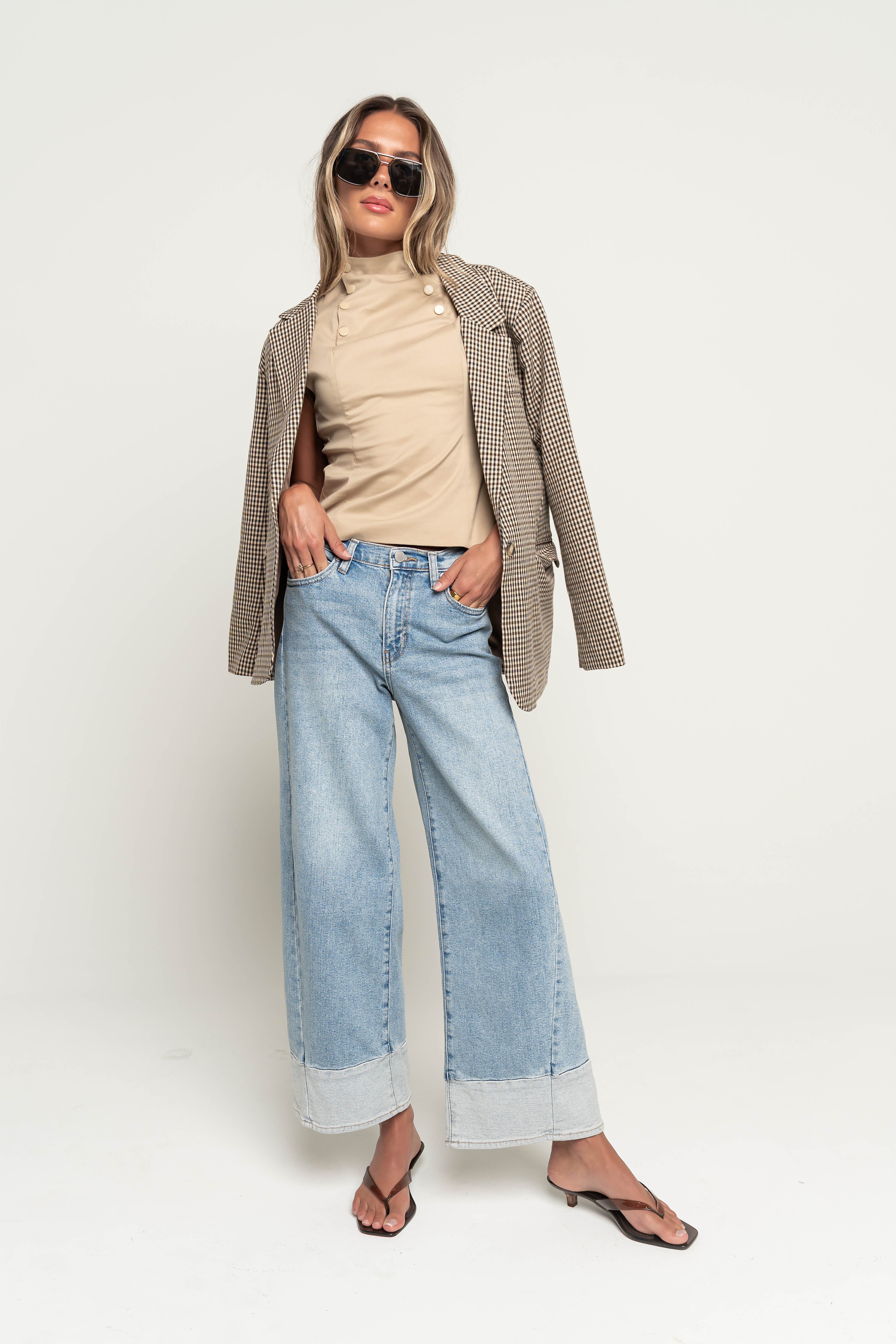 Sariah Low Rise Contrast Wide Leg Jeans