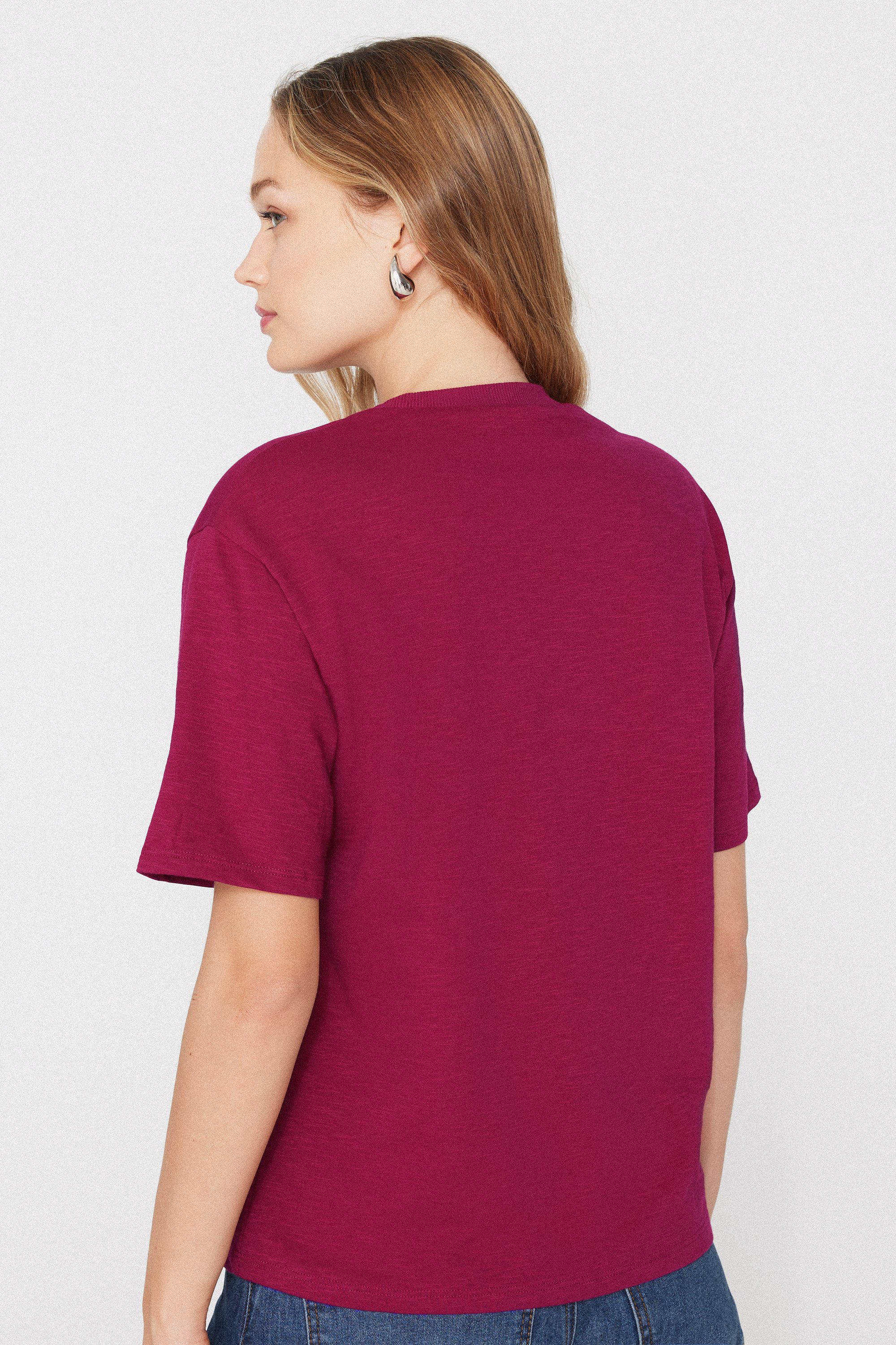 100% Slub Cotton Round Neck T-shirt