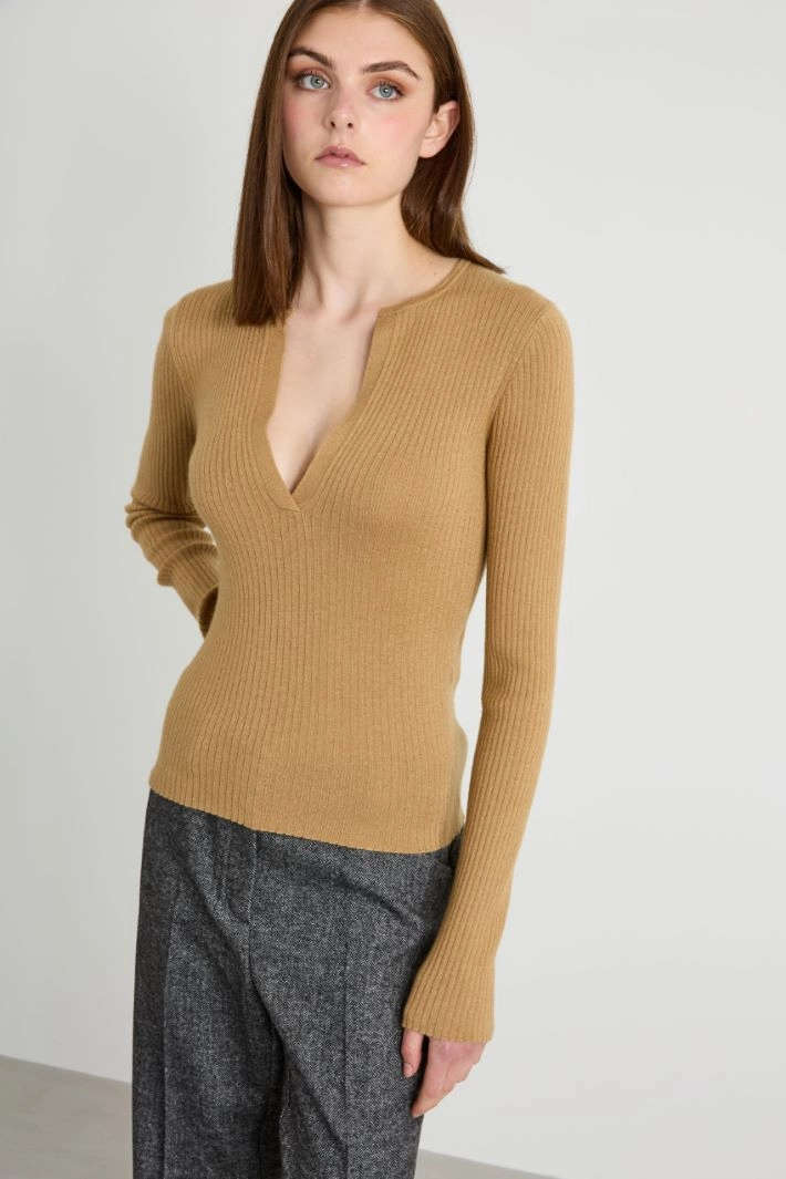 Cashmere and silk jumper - CAMEL