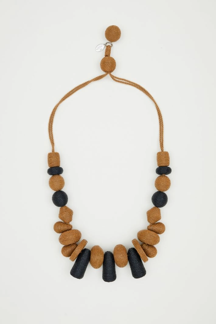 Woven straw bead necklace - CAMEL BLACK