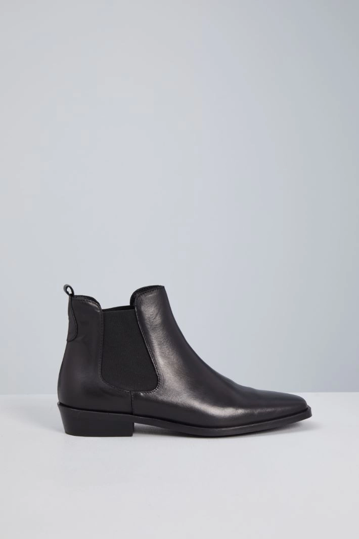 Pointed toe  ankle-boots - BLACK