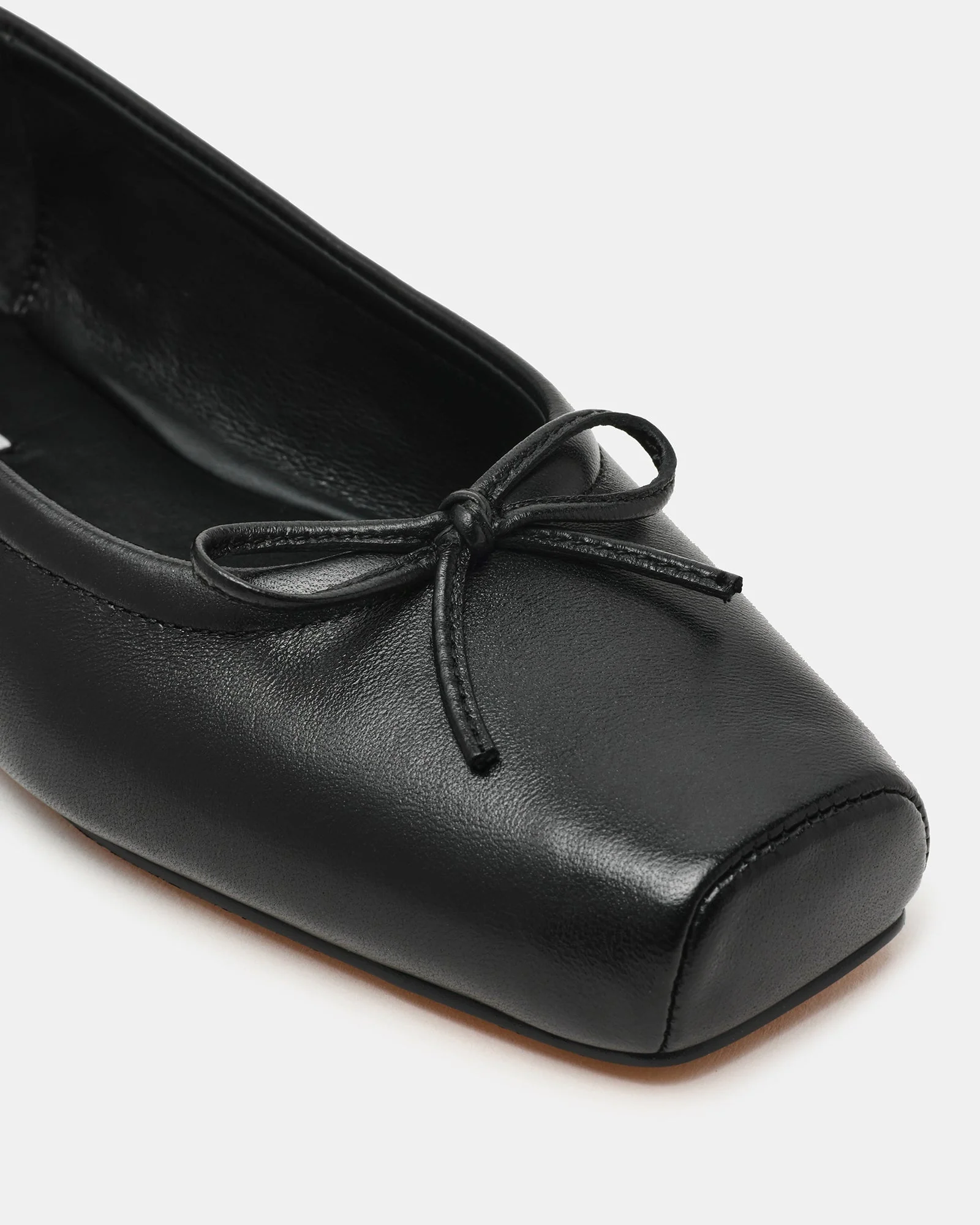 Eleve Black Leather