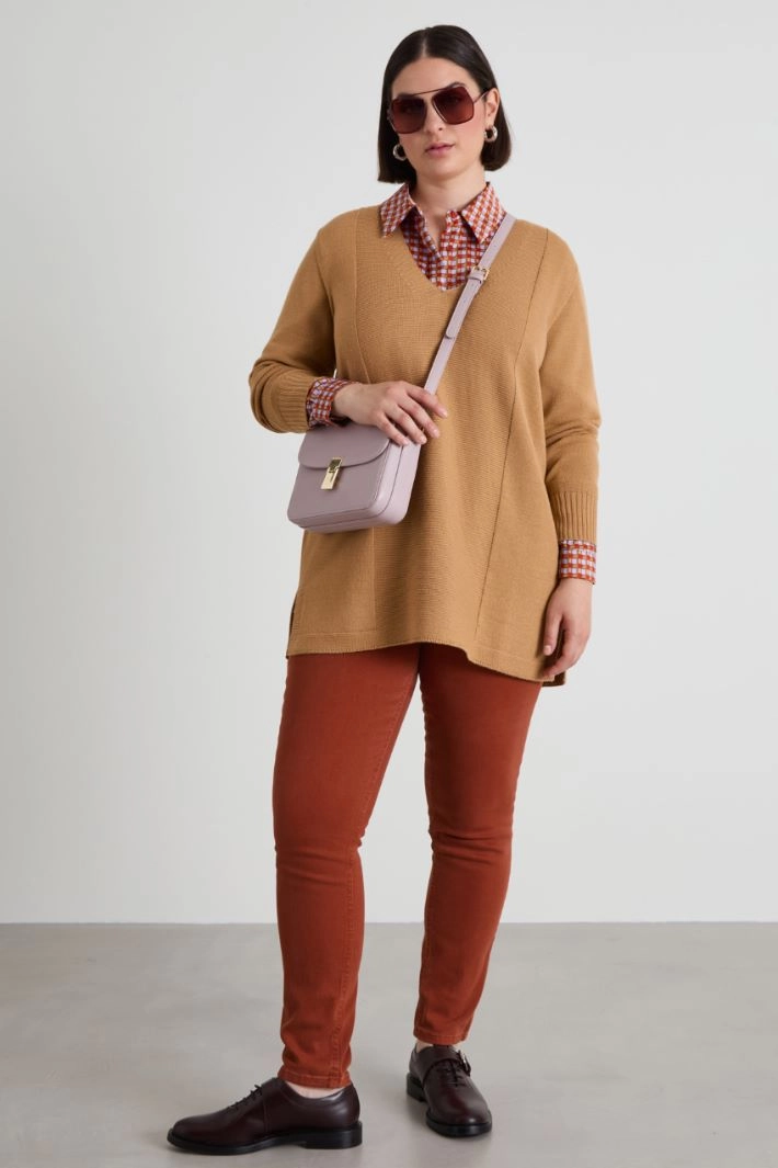 V-neck sweater - CAMEL