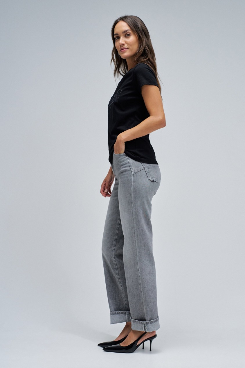 T-SHIRT WITH BRANDING