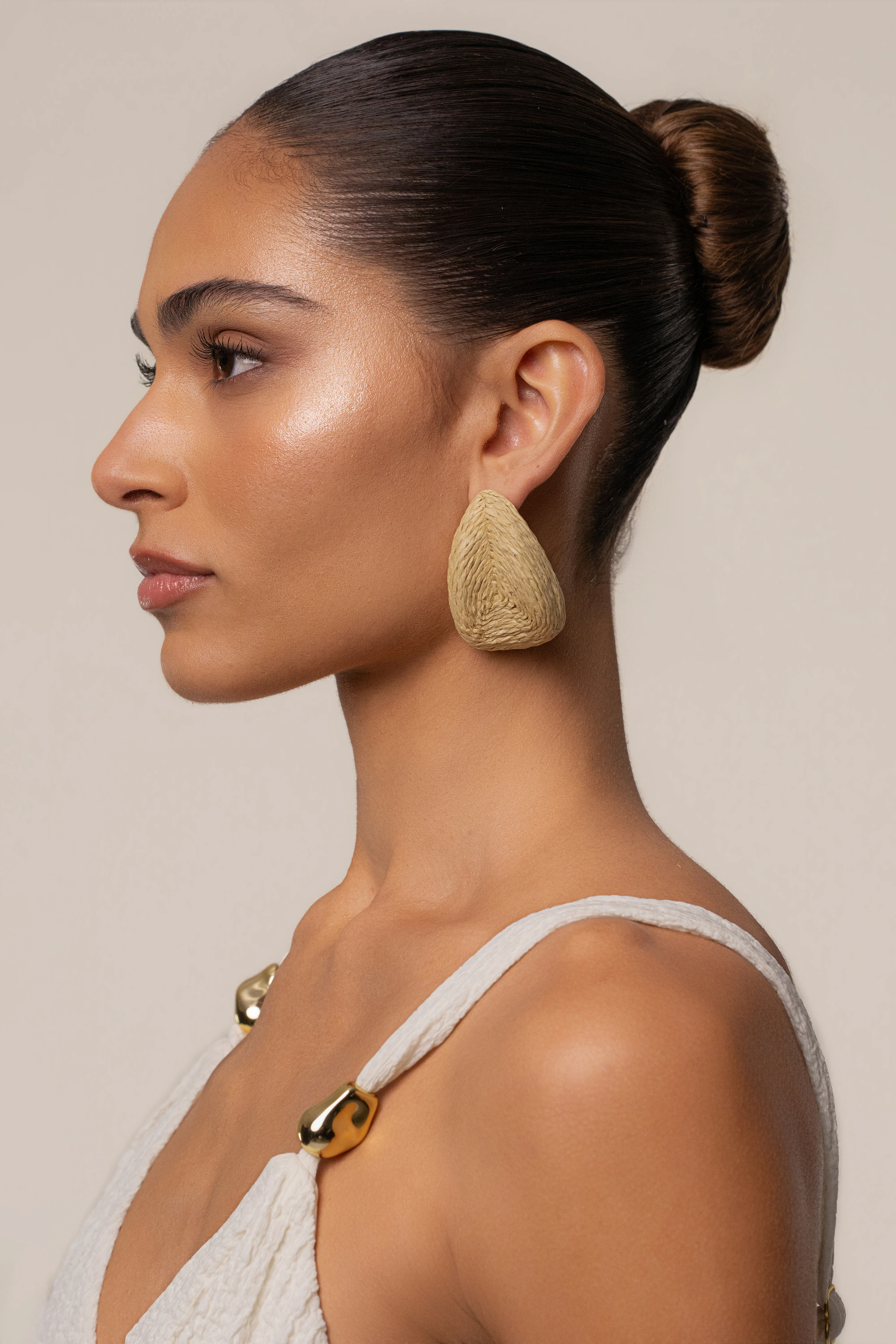 Beige Beach Club Raffia Earrings