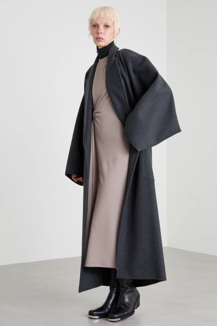 Coat with volume on the back - ANTHRACITE