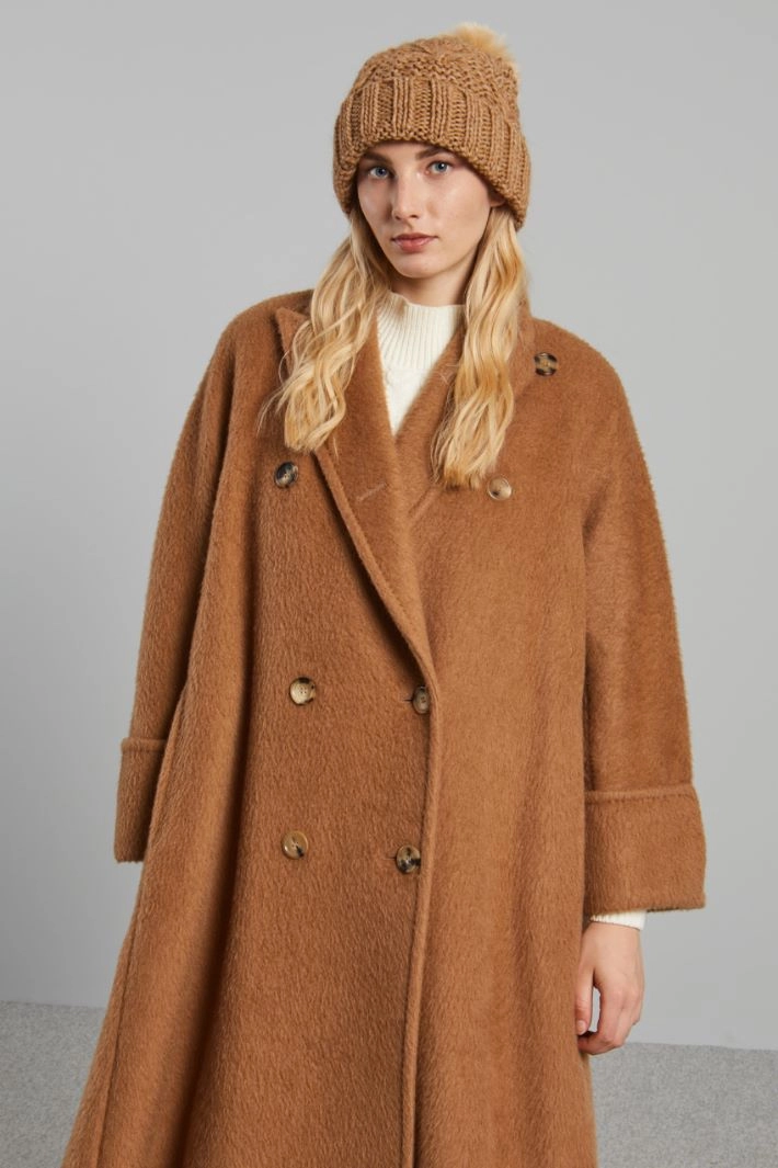 Beanie with pom pom - CAMEL