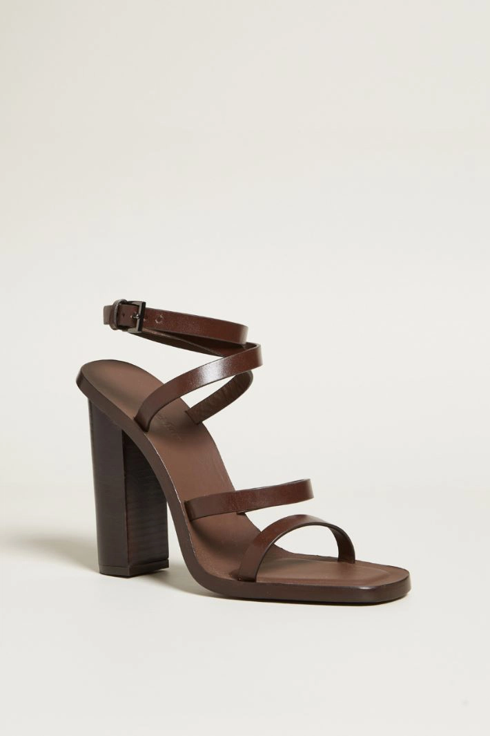 Leather sandals with heel - DARK BROWN