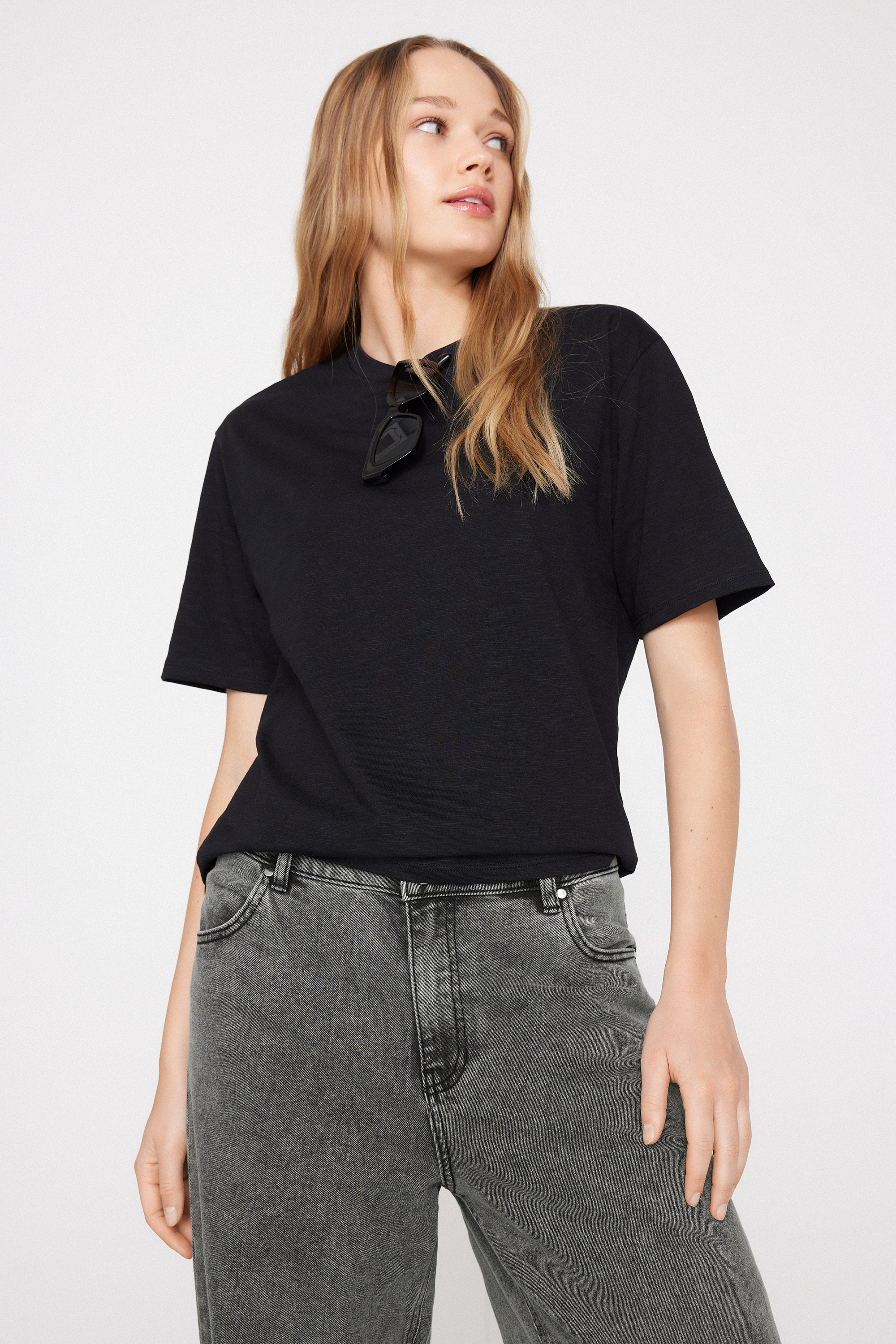 100% Slub Cotton Round Neck T-shirt