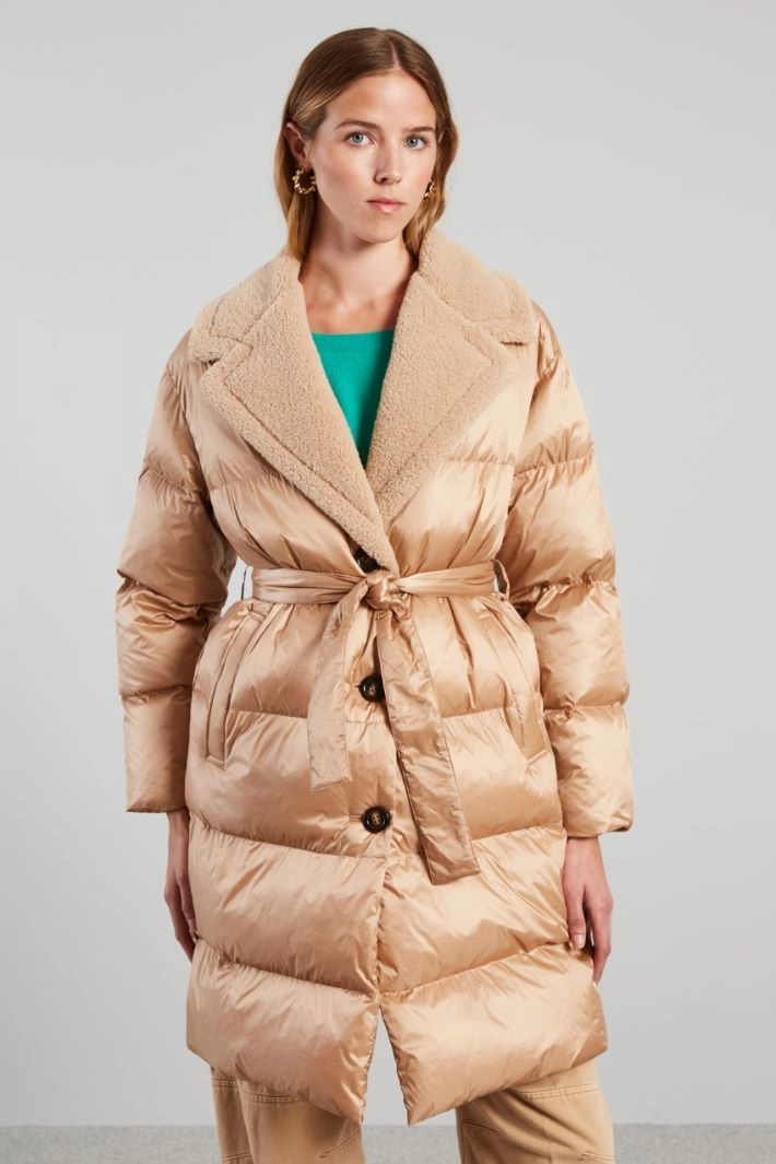 Puffer with trimmed plush collar - SAND