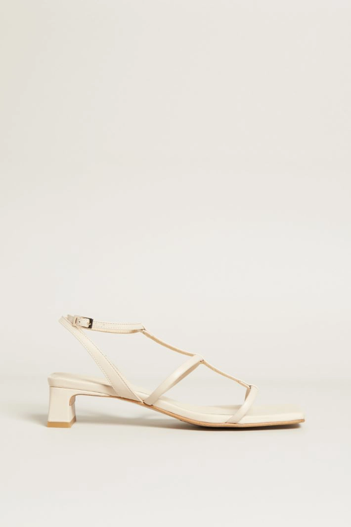 Heeled sandals - LIGHT BEIGE