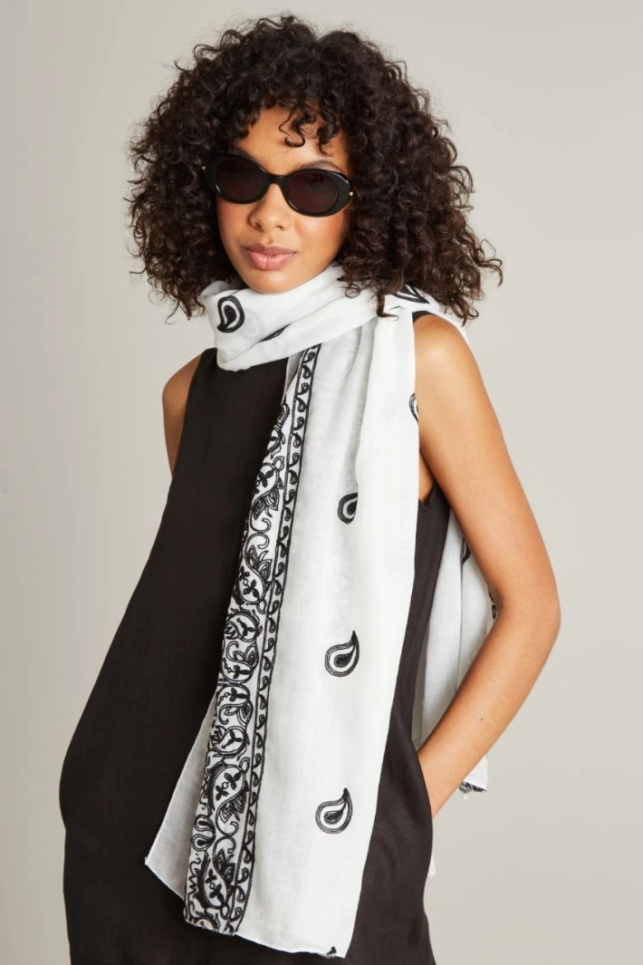 Bandana print scarf - WHITE BLACK