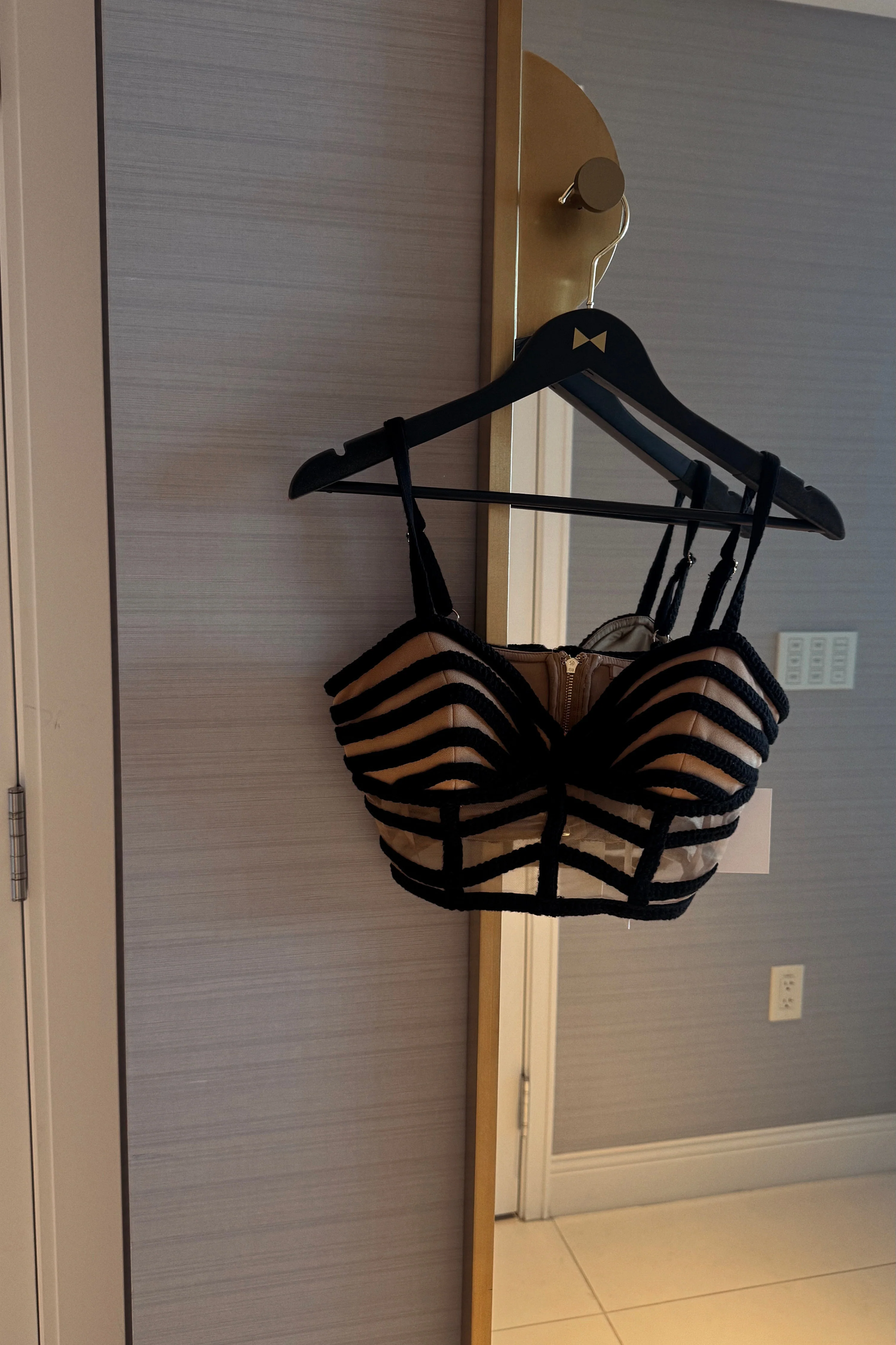 Black Serenity Bay Top