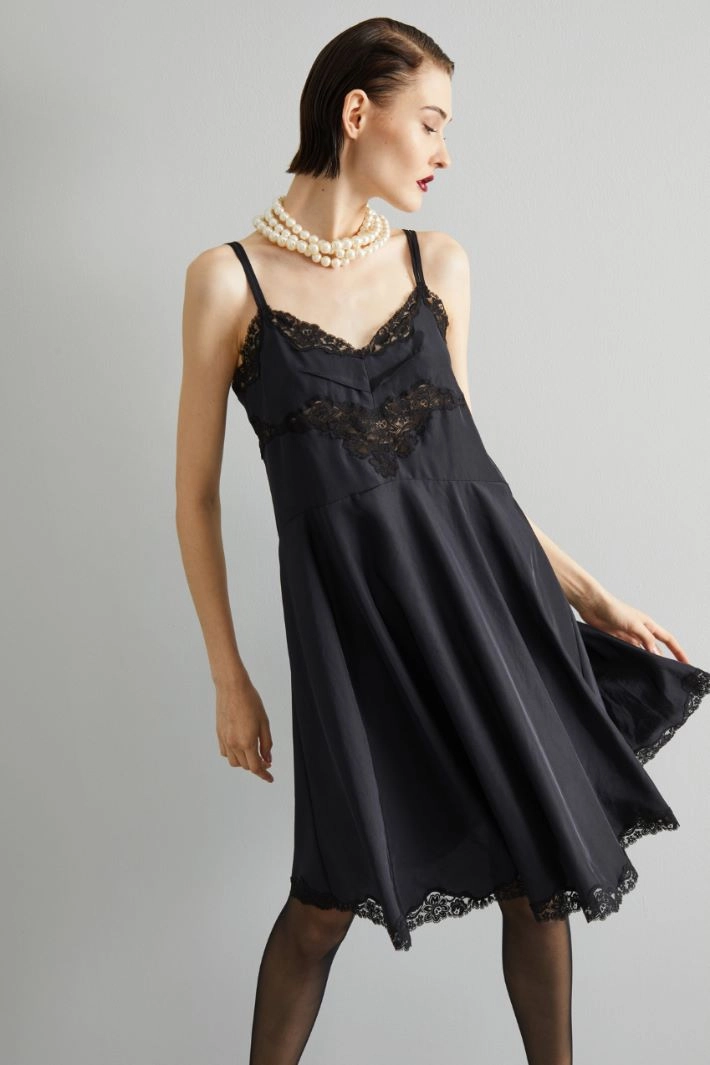 Slip dress with lace - BLACK