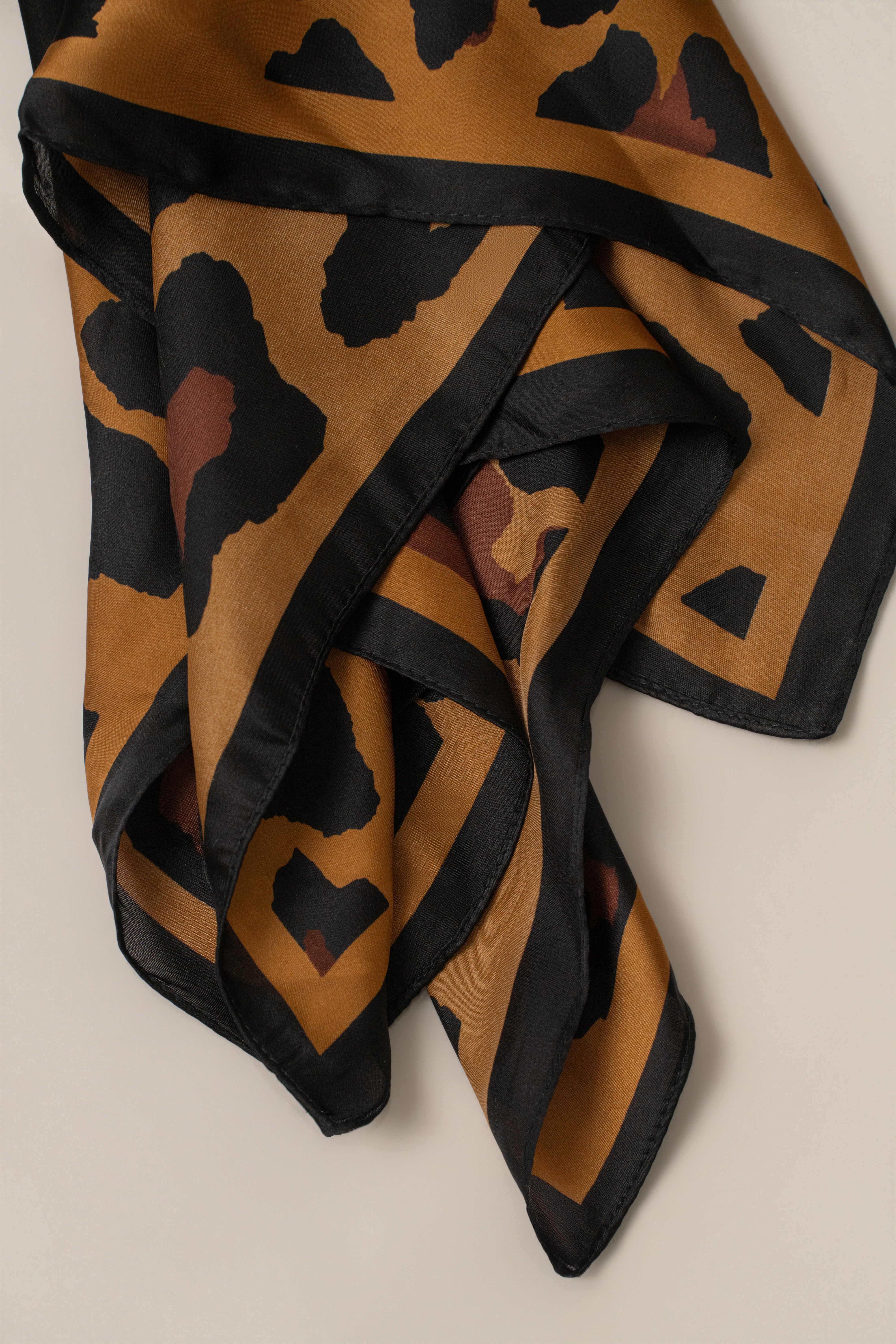 Brown Bold Nature Scarf