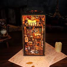 Hongda Mira Magic House Book Nook M2311