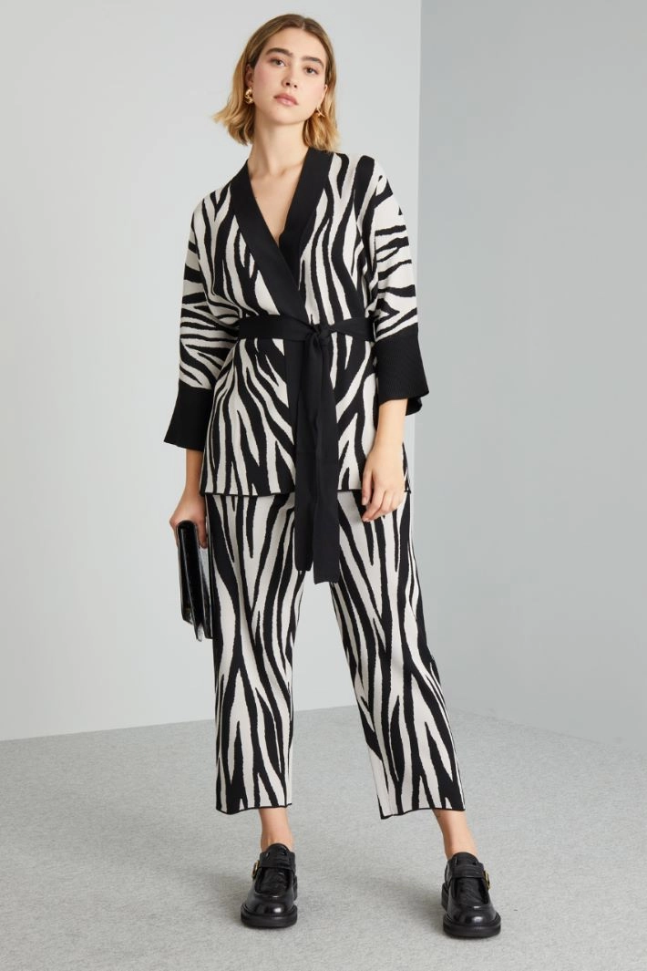 Viscose cardigan with belt - BLACK WHITE CREAM