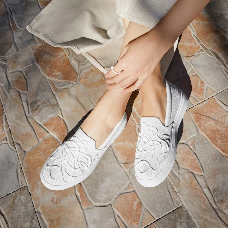 Classic Unisex Sneakers (V-Tune)