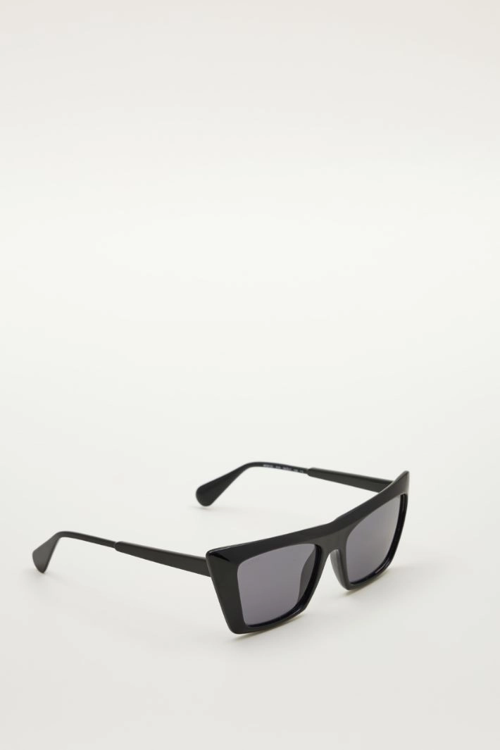 Cat-eye sunglasses - BLACK
