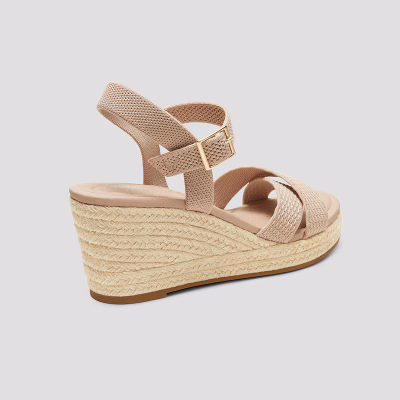 Round-toe Wedge Sandals (Sally Pro)