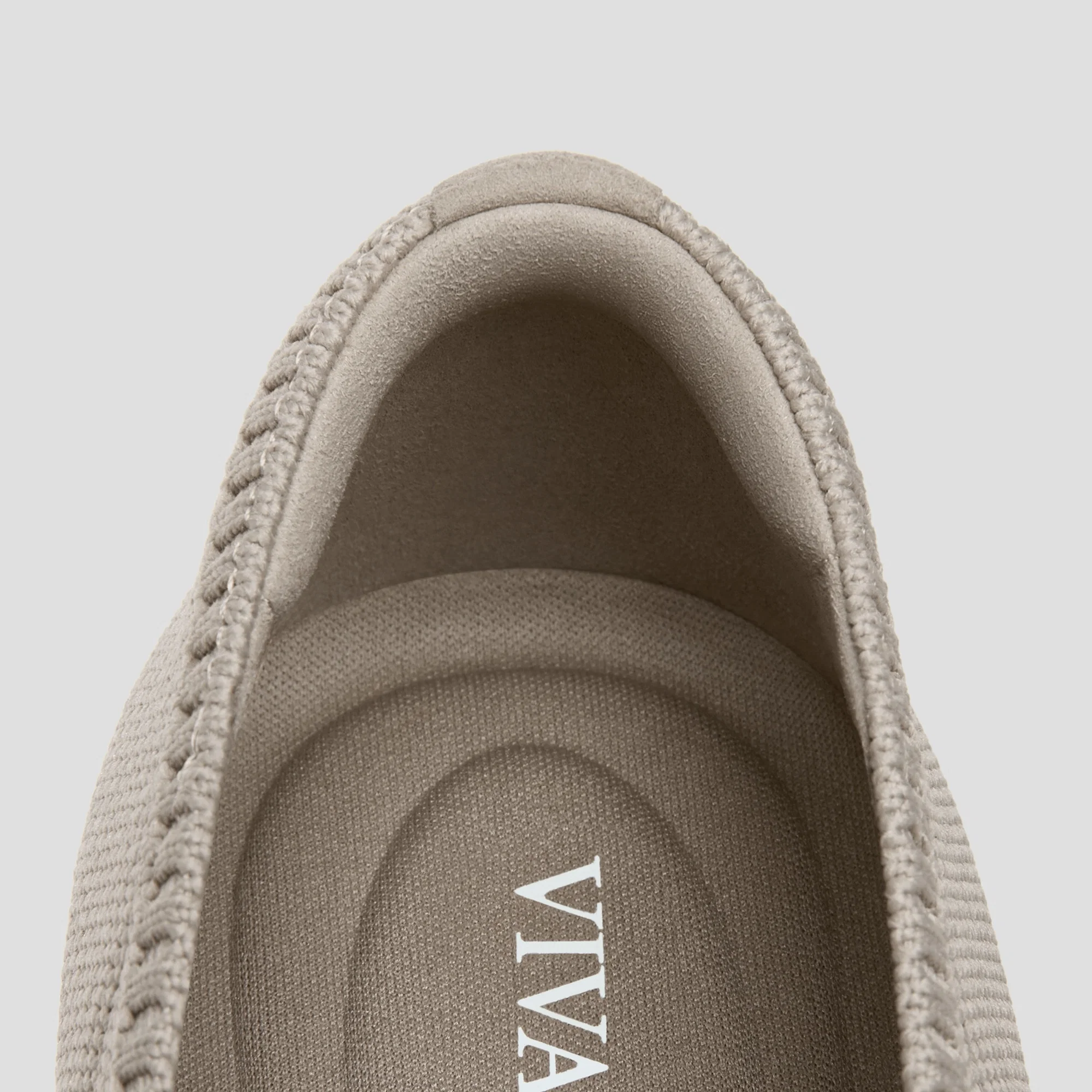 Pointed-Toe Ballet Flats (Aria 5°)