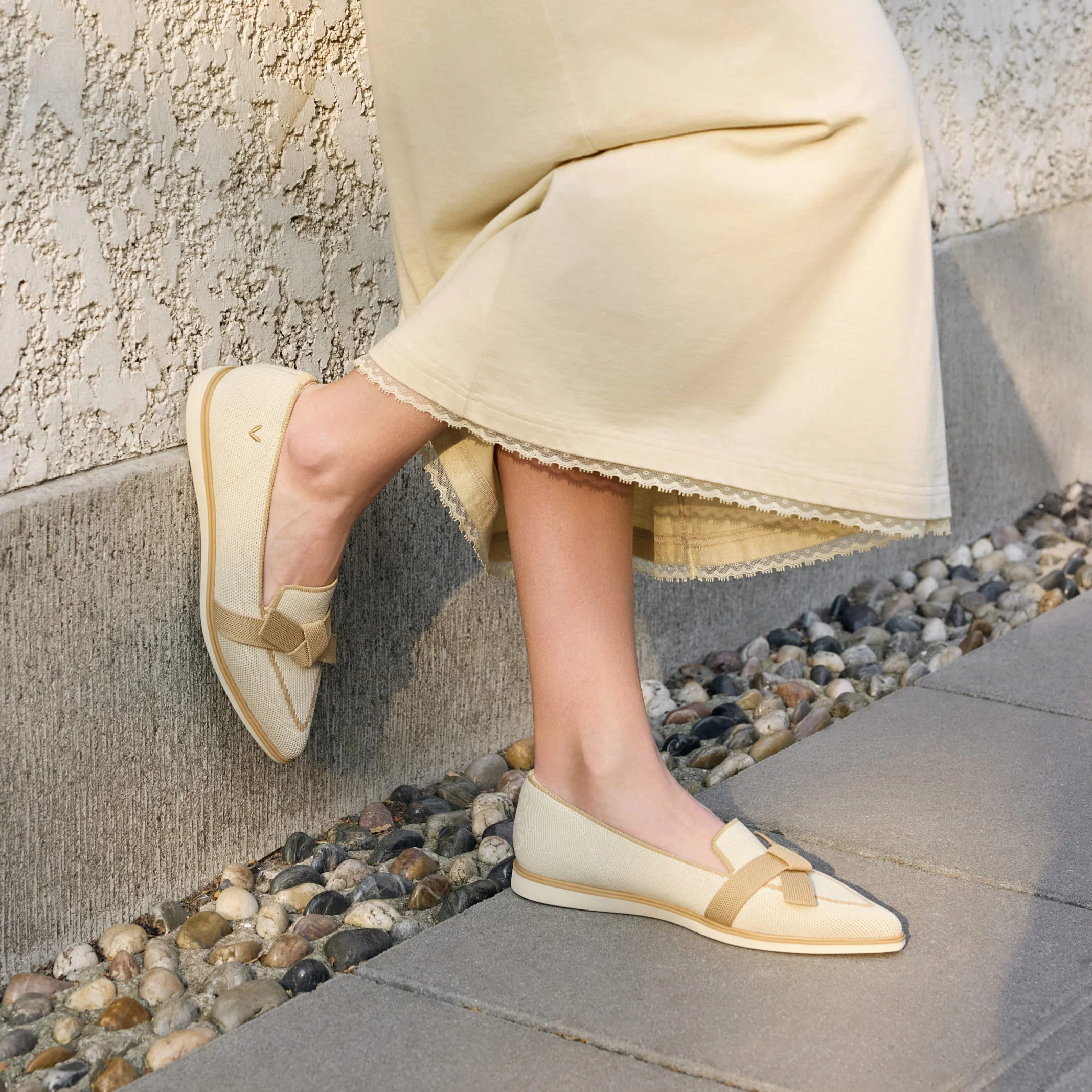 Water-Repellent Pointed-Toe Bow Loafers (Valentina)
