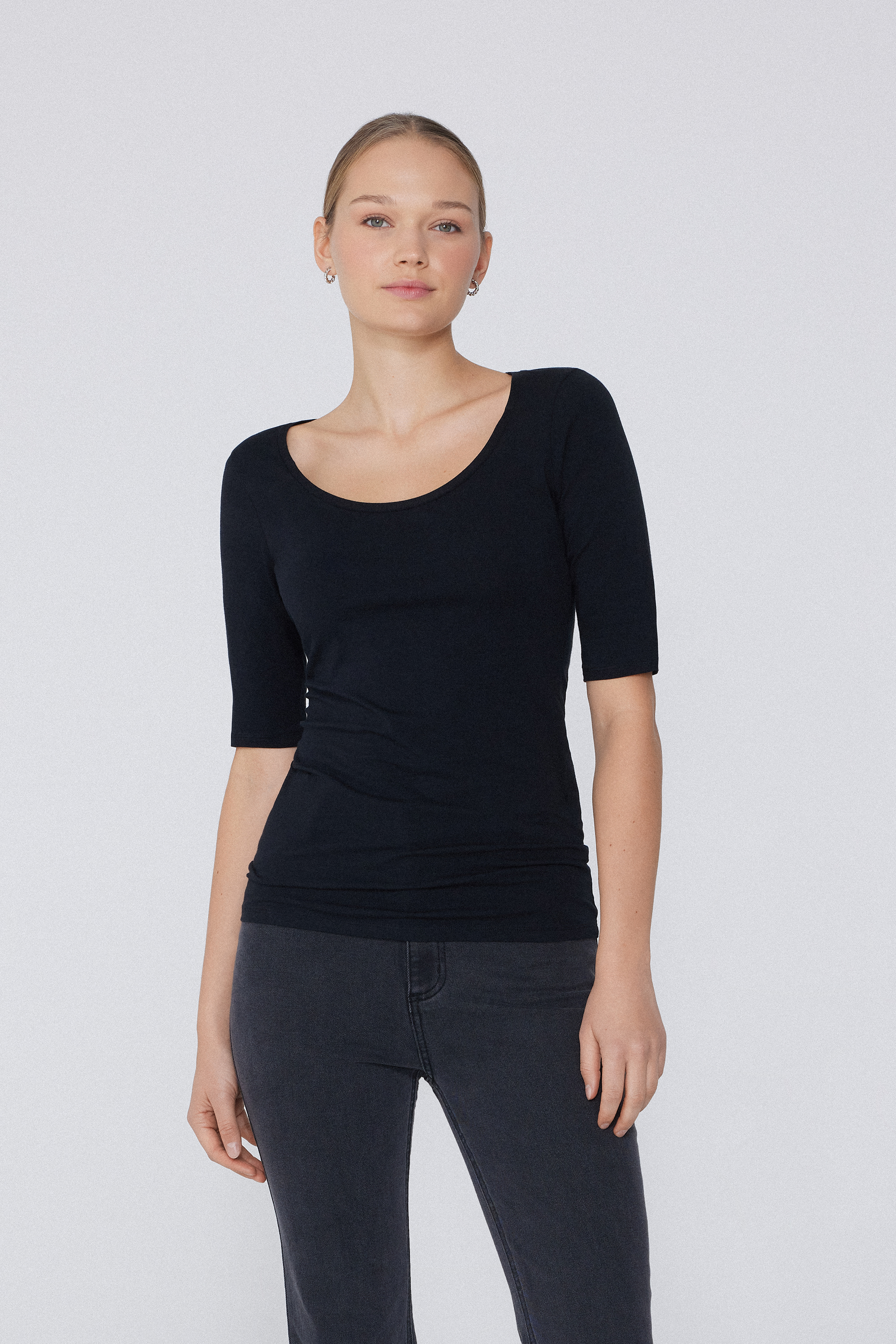 Short-Sleeve Scoop-Neck Top in Organic Cotton