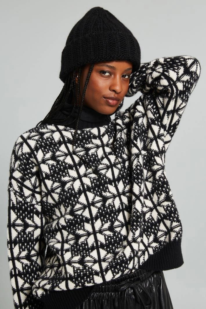 Turn-up beanie hat - BLACK