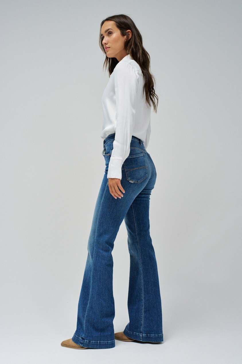 FAITH PUSH IN FLARE JEANS