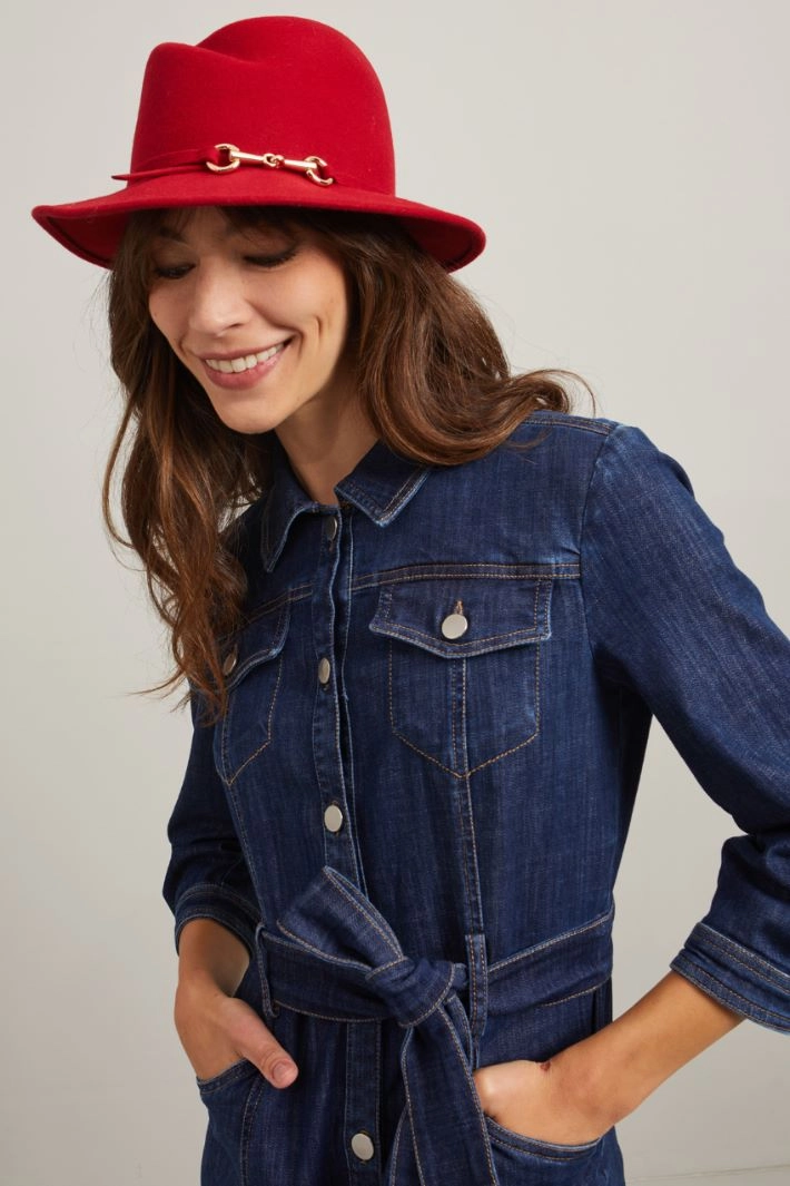 Clamp-detailed hat - RED